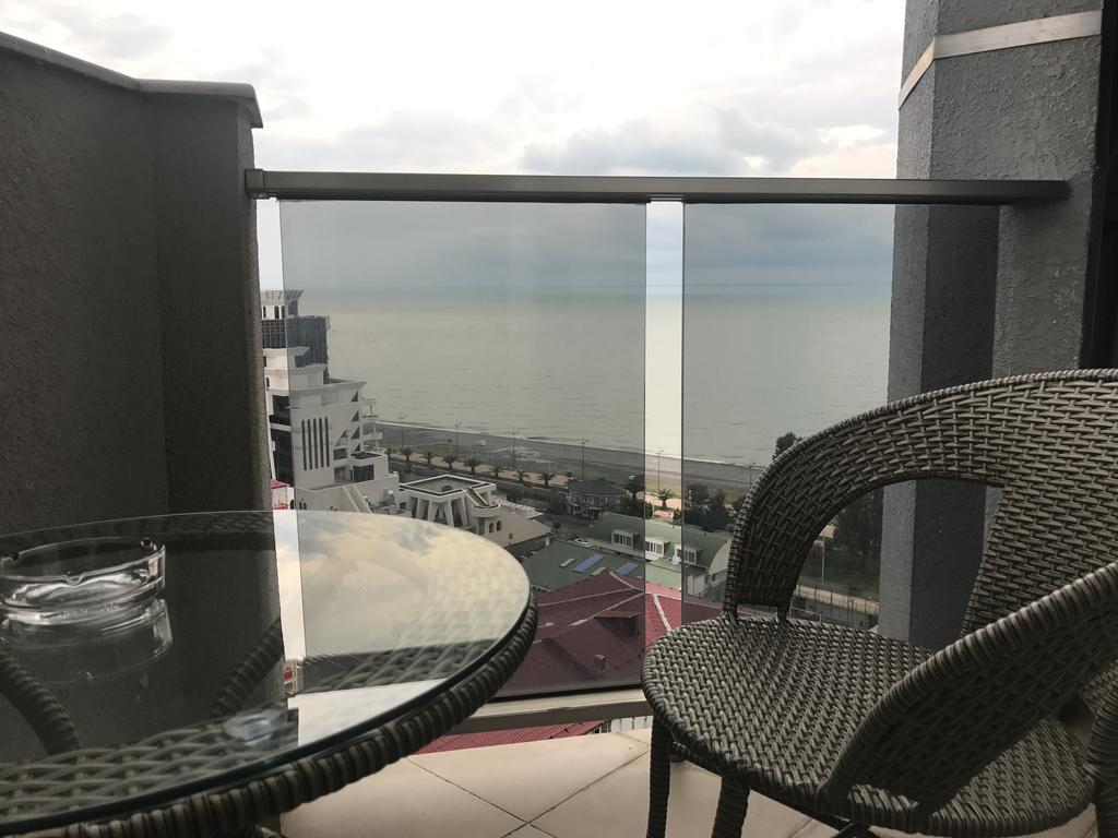 Selfie Apartment Батуми Екстериор снимка