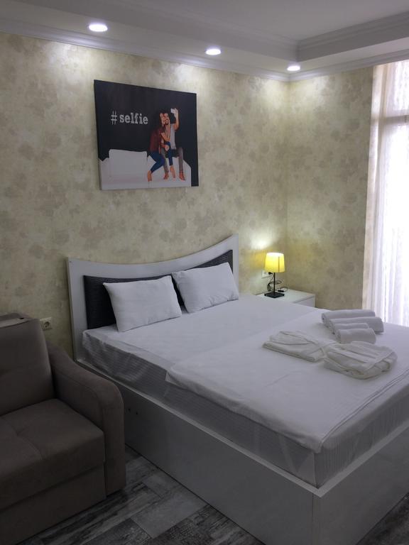 Selfie Apartment Батуми Екстериор снимка